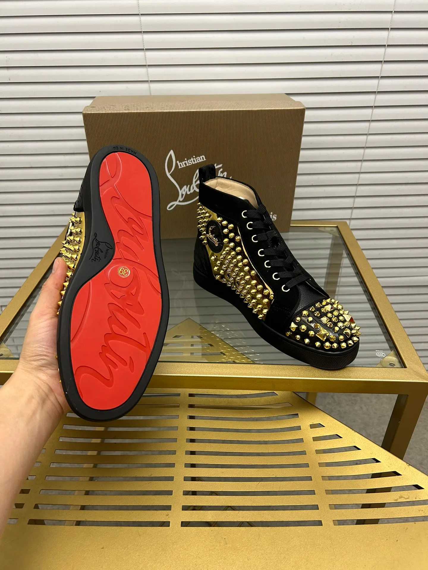 (Customized model) Ex-factory price is 560. christian louboutin (CL red sole shoes) counter series, casual sneakers for couples 📢 📢 📢 Exclusive hot style release 🎈🎈💪 Movable latex feet 👻 Finished outsole line [Proud] 😝Female 35-40# Male 38#-46, global supply😝 [Top version]: Original imported genuine leather upper, top original leather lining, original molded TPU outsole, original 1:1 detail processing, original shoe last,